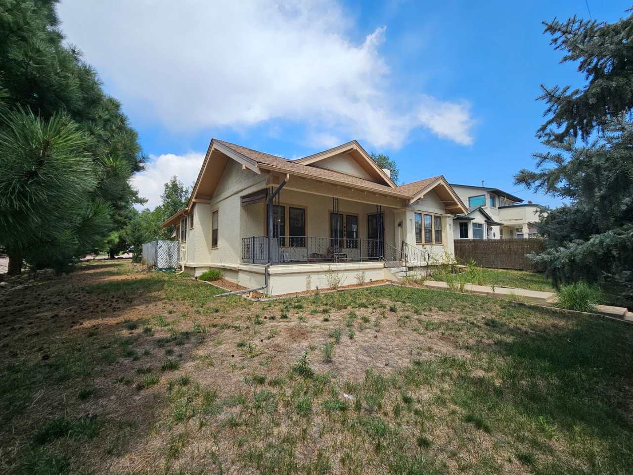 3 Bed 1 Bath Charming Westside Retreat!!