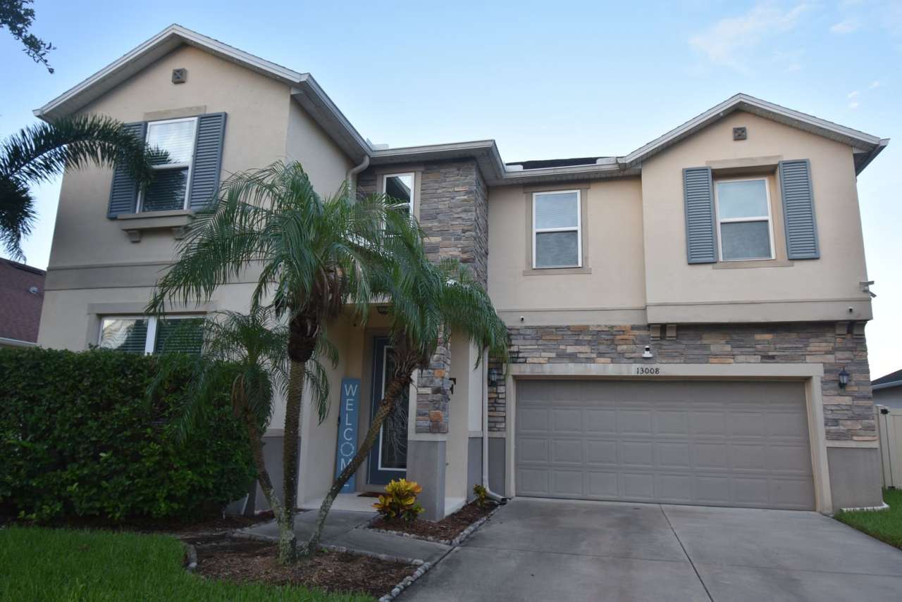4 Bed/3.5 Bath, Pool and Waterfront home, in Sawgrass Plantation! AVAILABLE NOW!