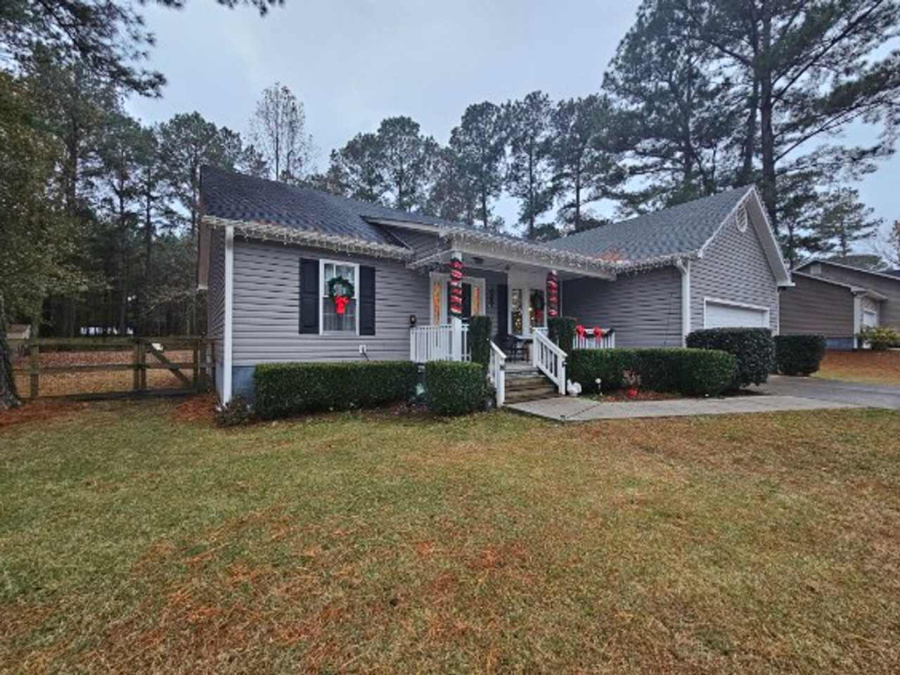 Beautiful 3 Bedroom Home In Jacksonville!