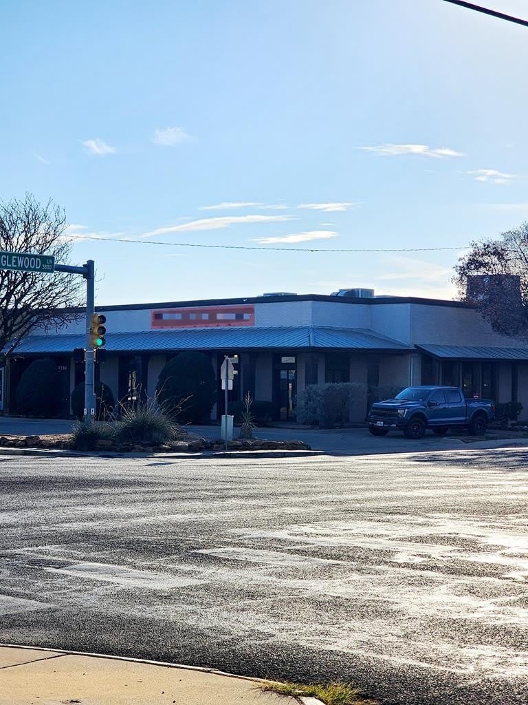 4200 Maple Ave unit: 107