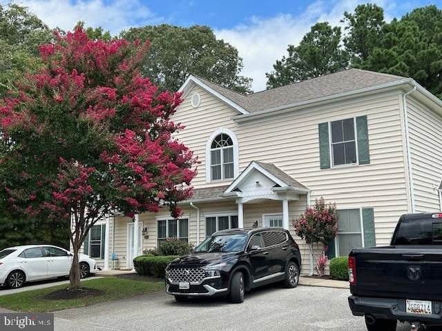 22571 CHICKADEE CIRCLE