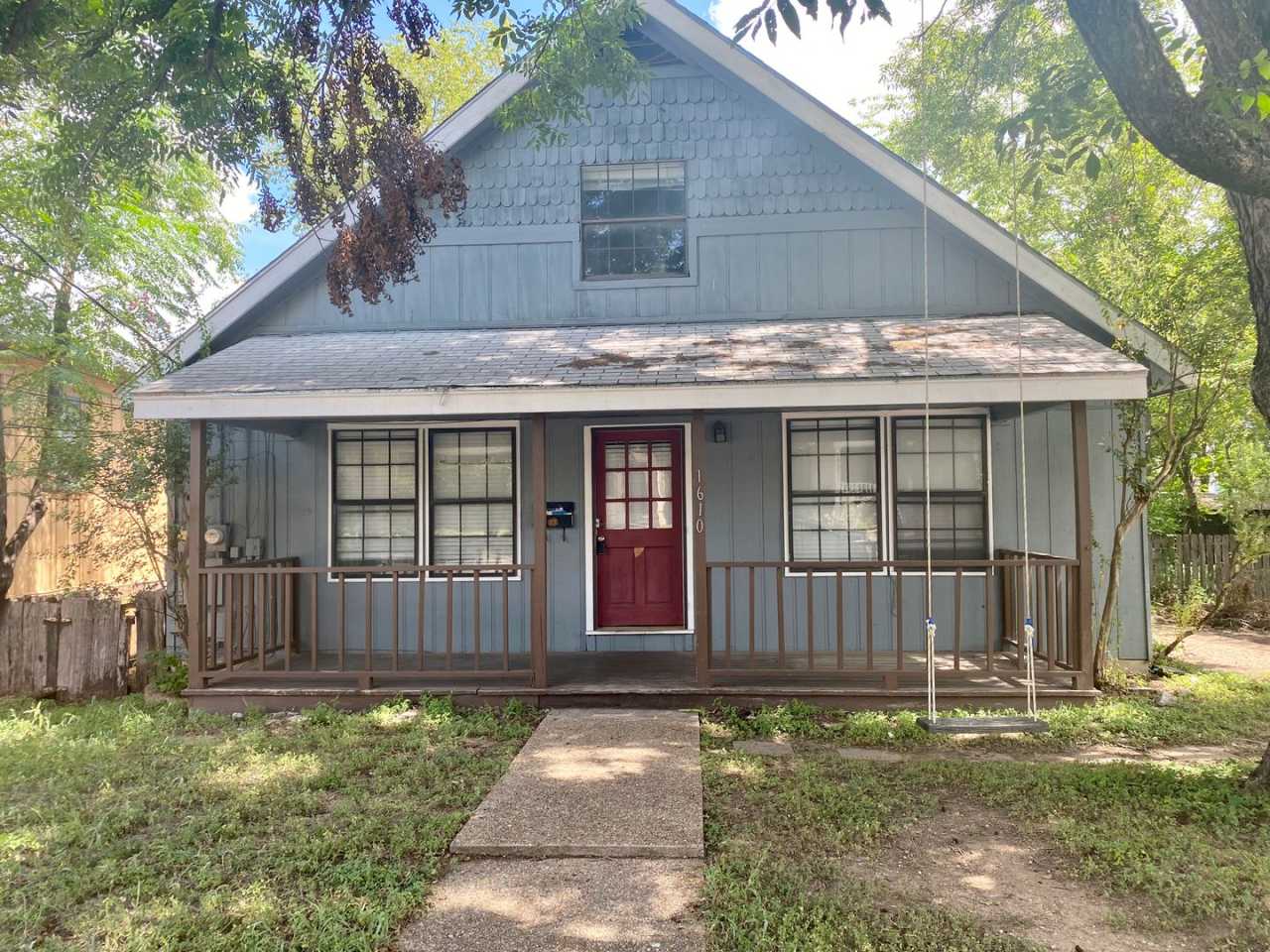 4 Bedroom in Clarksville- 1610 W. 10th- August Prelease