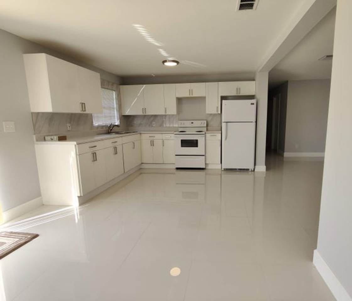 1316 W 32nd Street, Riviera Beach, FL 33404