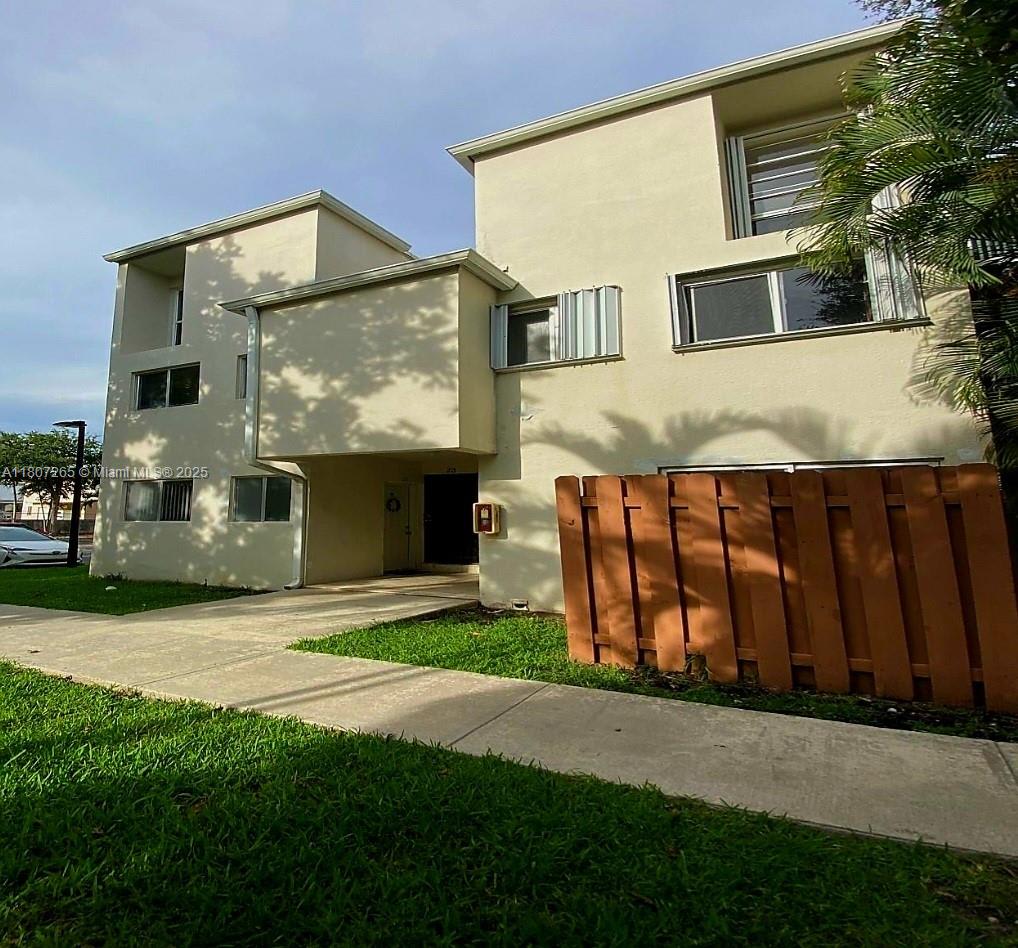 1914 Southwest 17th Avenue