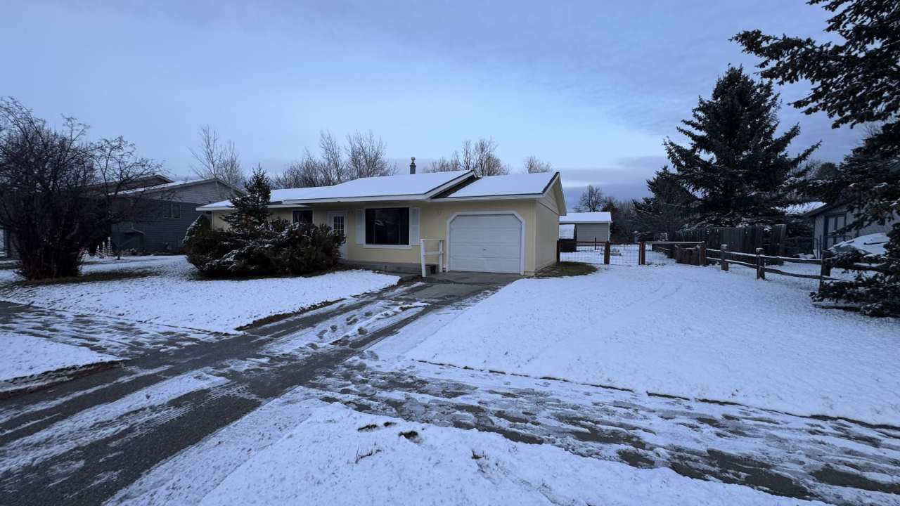 110 North Yellowstone Avenue