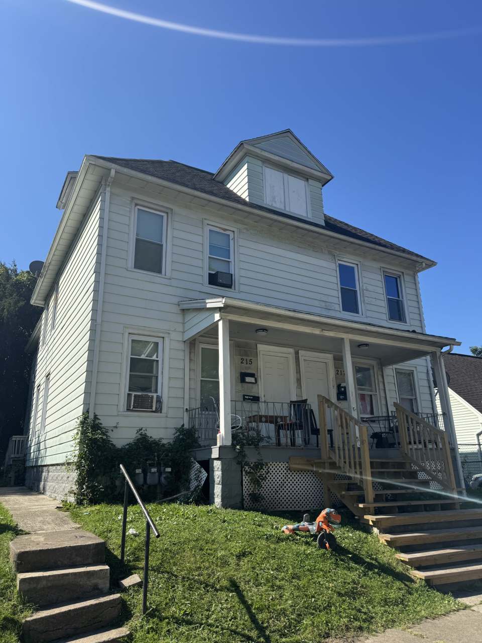 215-217 Emerson Street - 217 UP