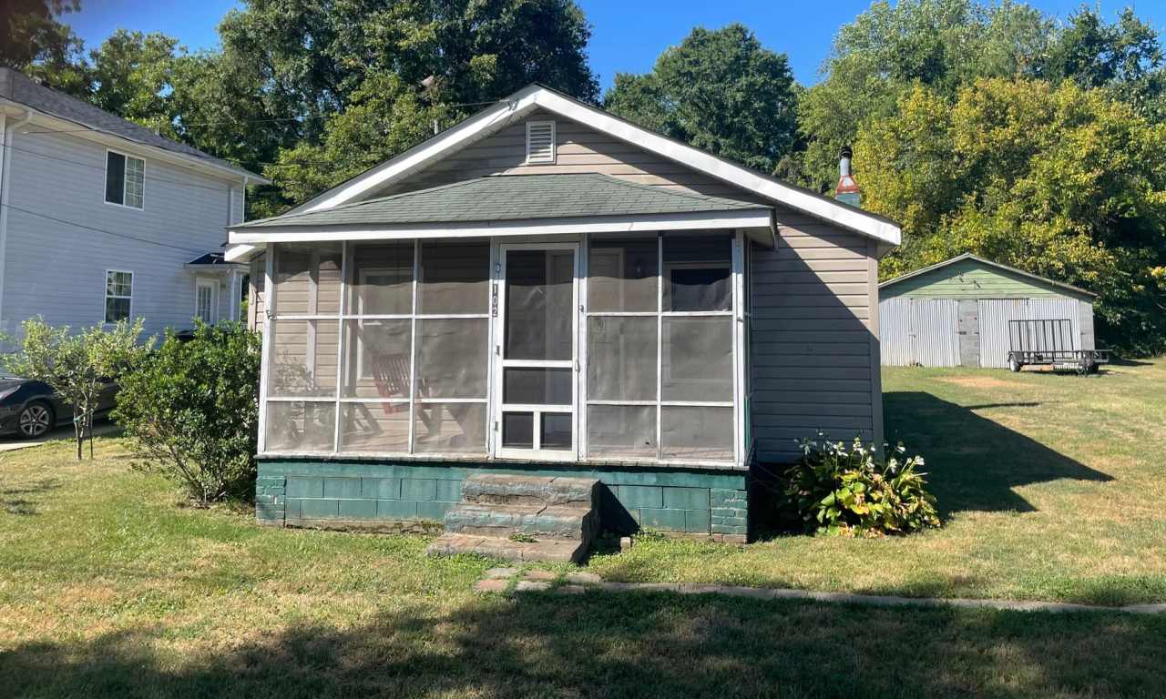 Welcome to FireDepartment102, a charming 2-bedroom, 1-bathroom home located in the desirable Belmont, NC.