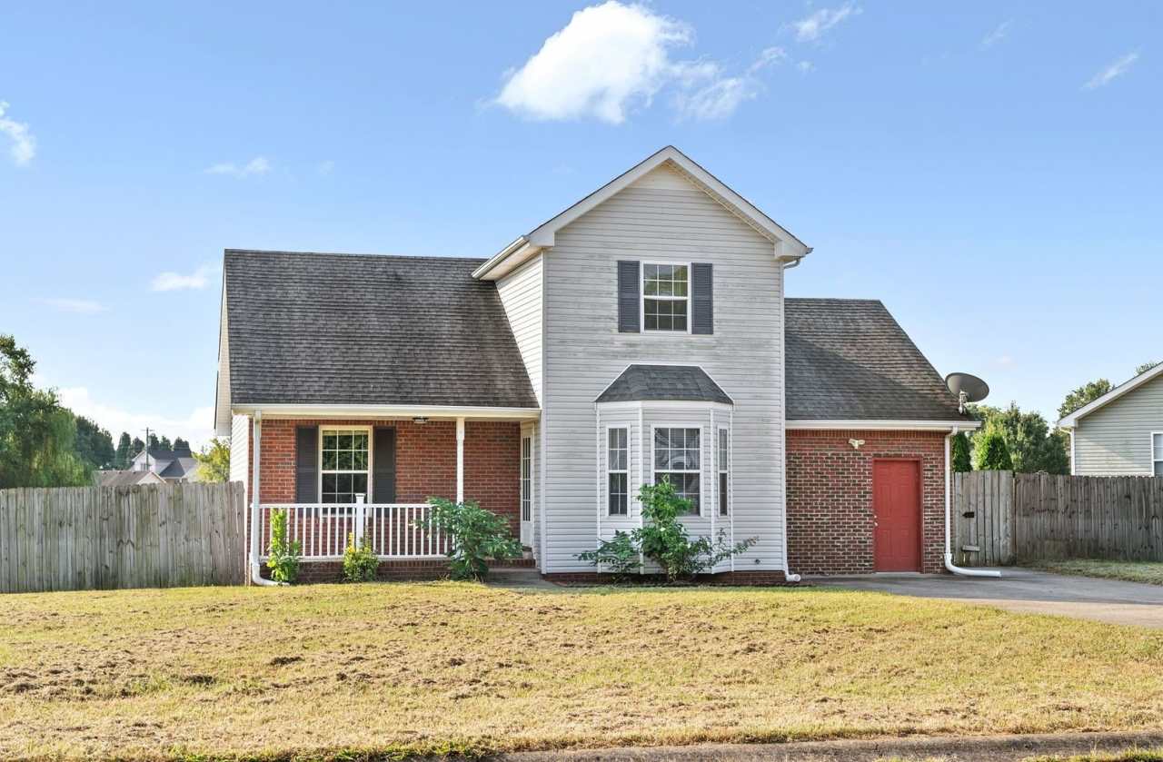 3bed 2 bath with Bonus close to Fort Campbell and I-24.