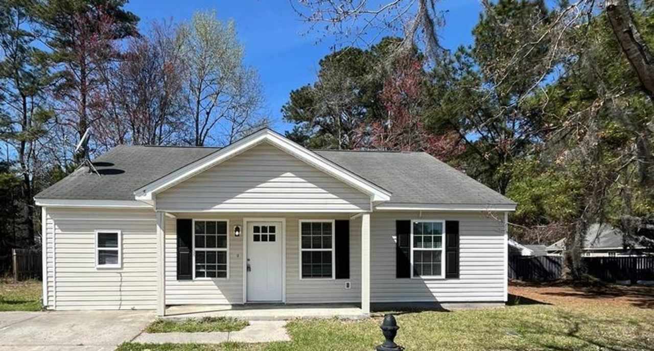 Move-in Ready! Charming 3 Bedroom 2 Bathroom home in Effingham County, GA