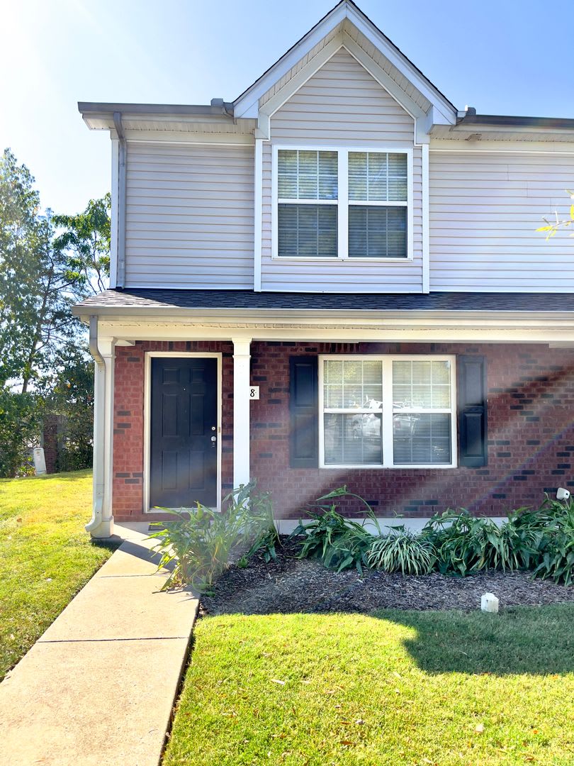 Roommate friendly floorplan minutes from downtown