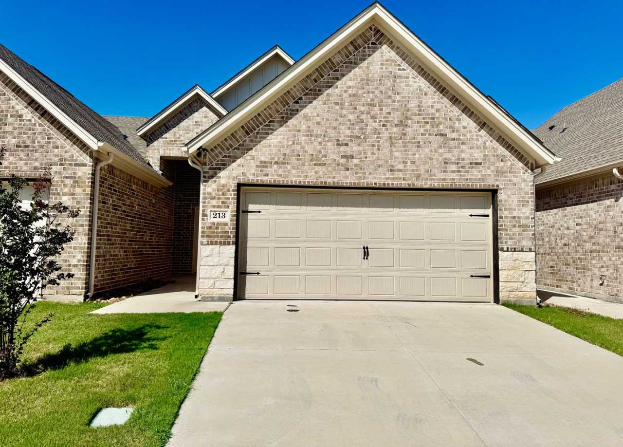 Townhome on FW Side of Town