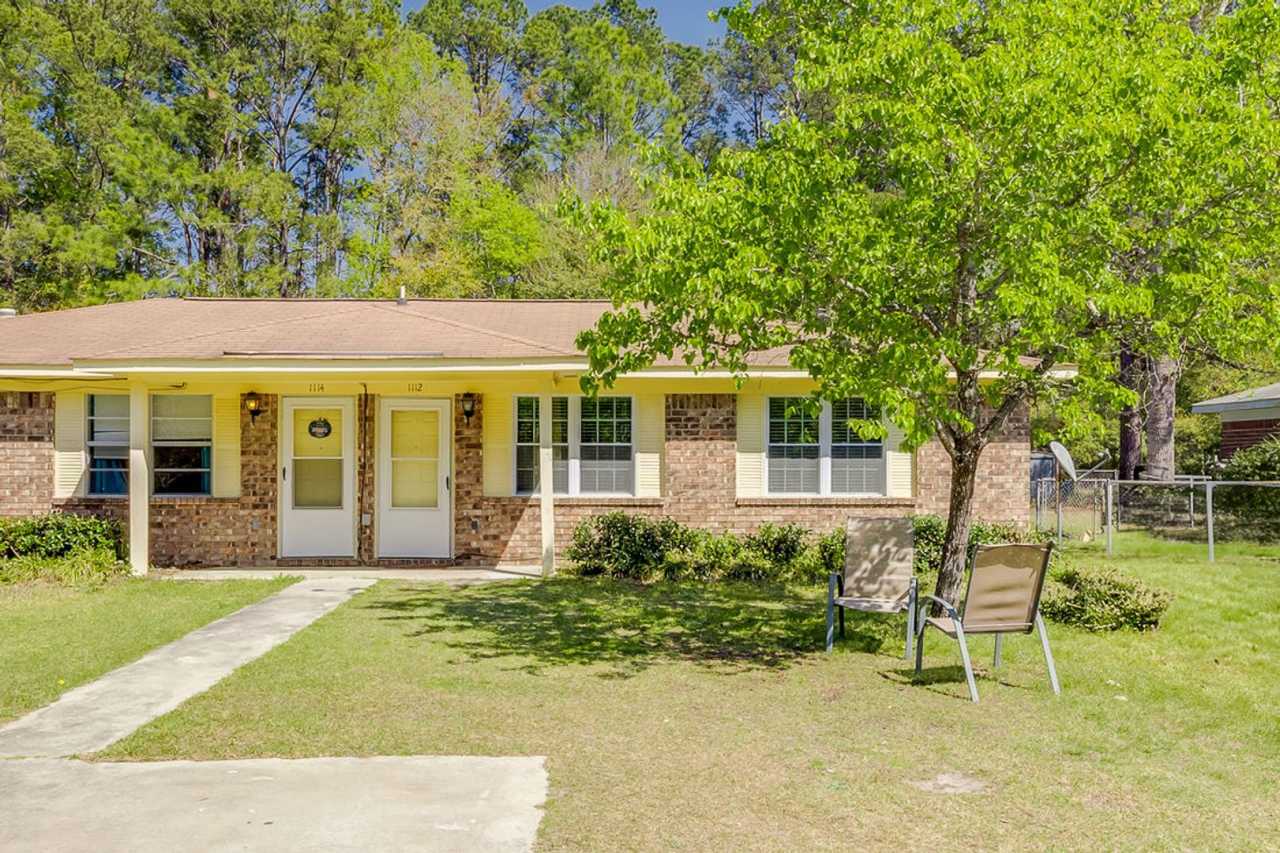 Cozy 2BR Duplex with Fenced Yard in Convenient Rincon Location