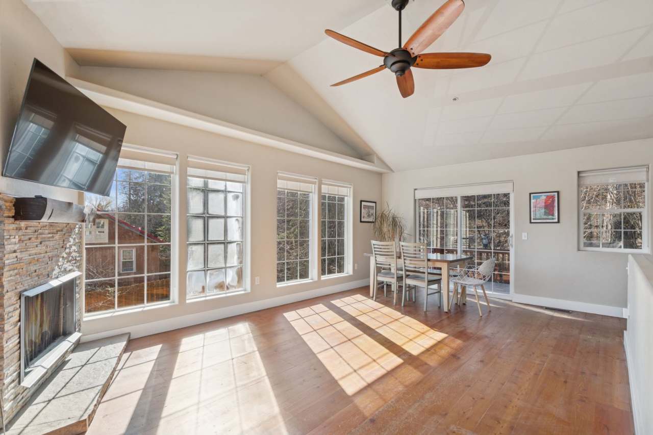 Cute Whitefish Home close to the Footbridge