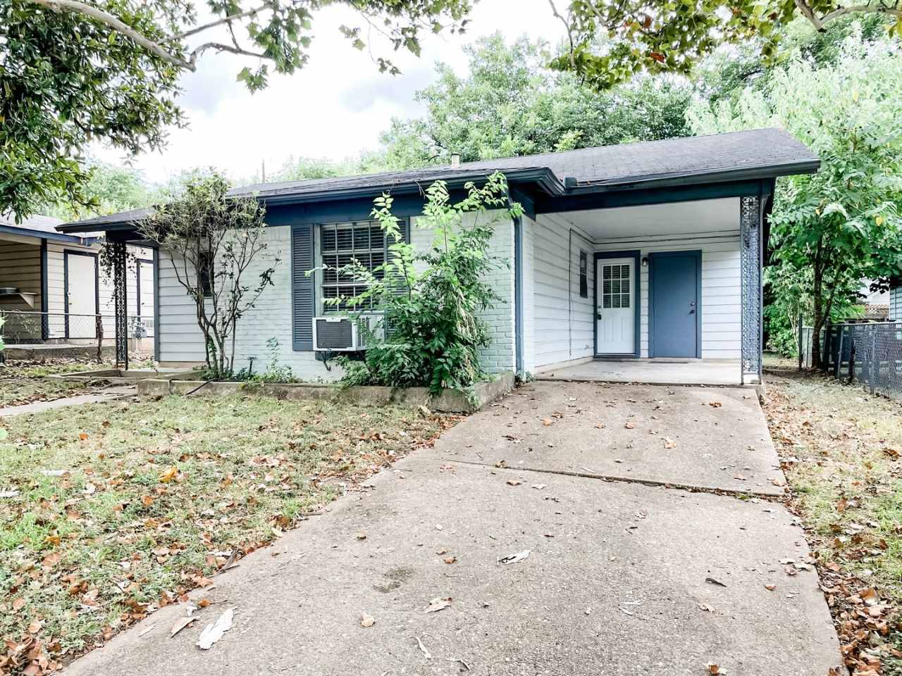 3 Bedroom / 1 Bath w/ Carport (SOCO / 78704) Near St. Edwards University
