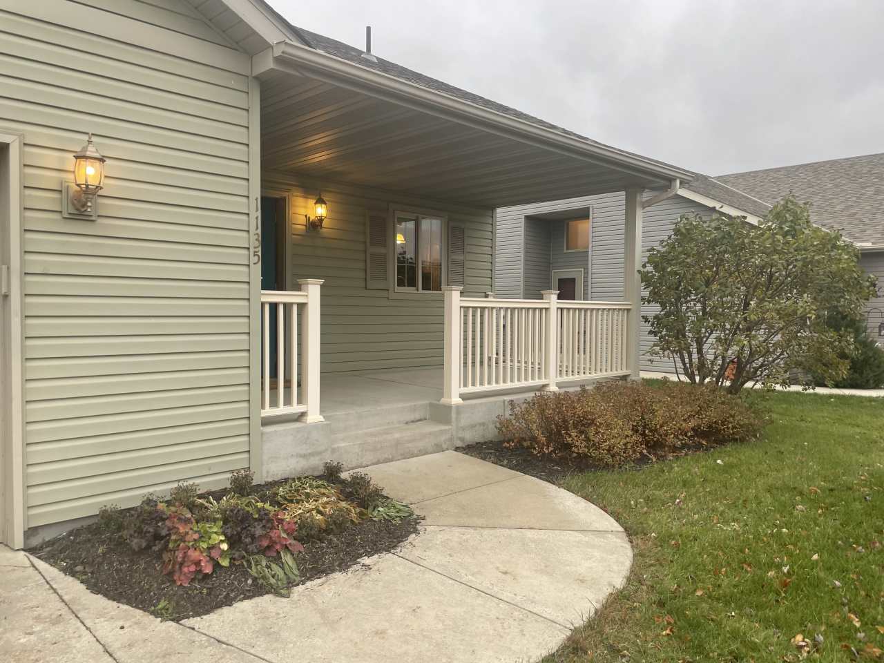 1135 Mockingbird Loop