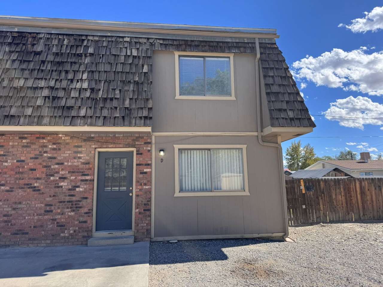 2 bed 1 bath Townhouse