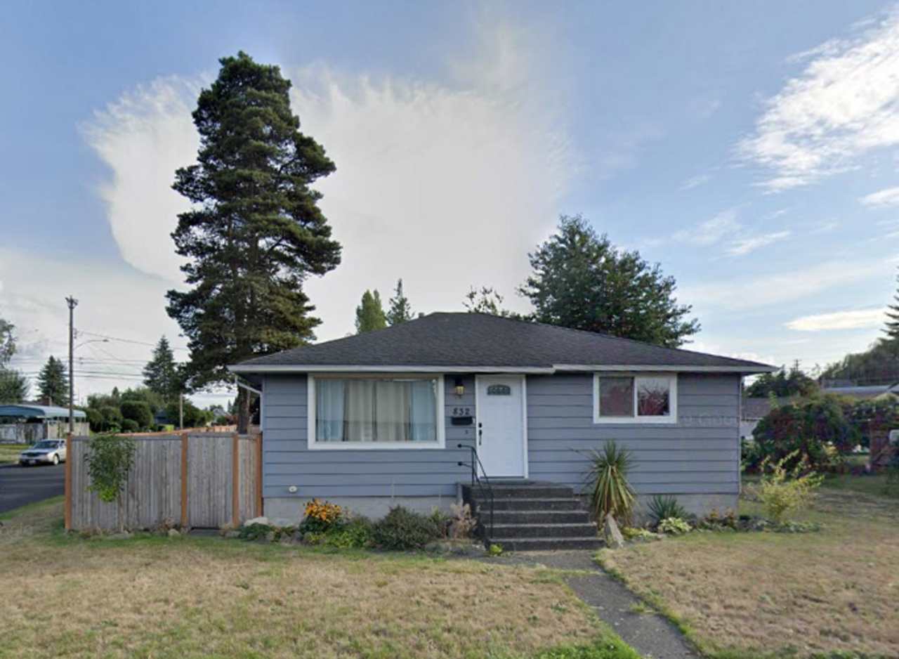 Beautifully updated 2 bedroom 1 bath home