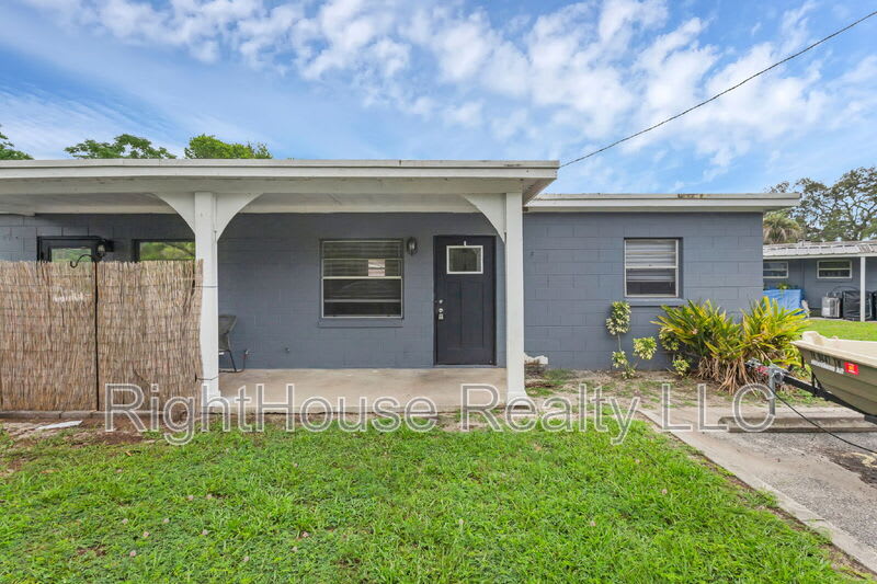 1086 Hibiscus Ct