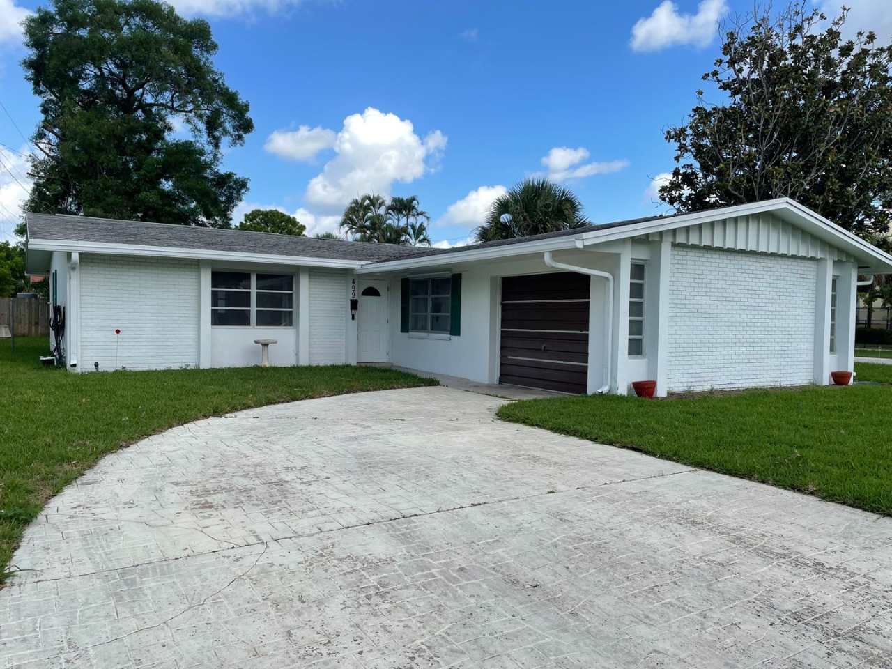 Easy Living in Palm Beach Gardens—Minutes from Downtown