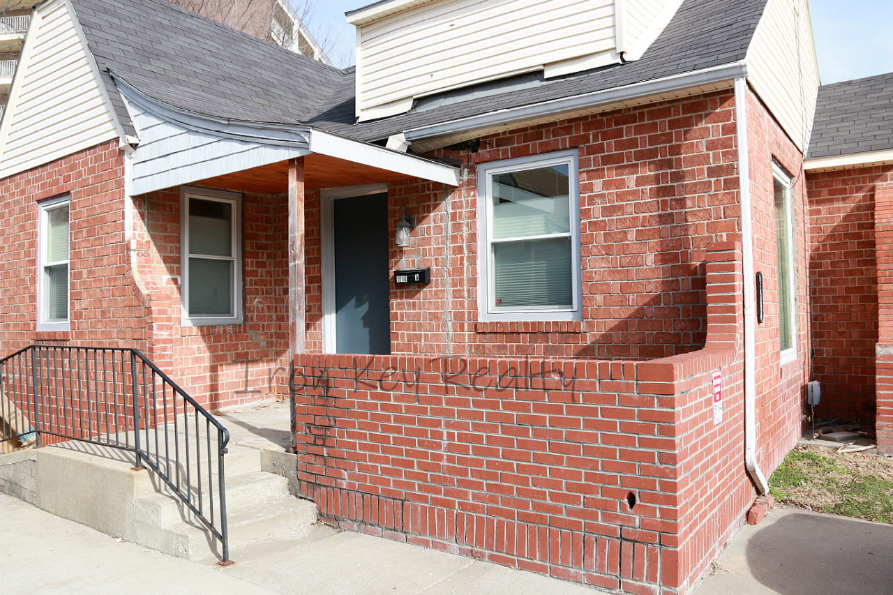 516 A West Walnut Street