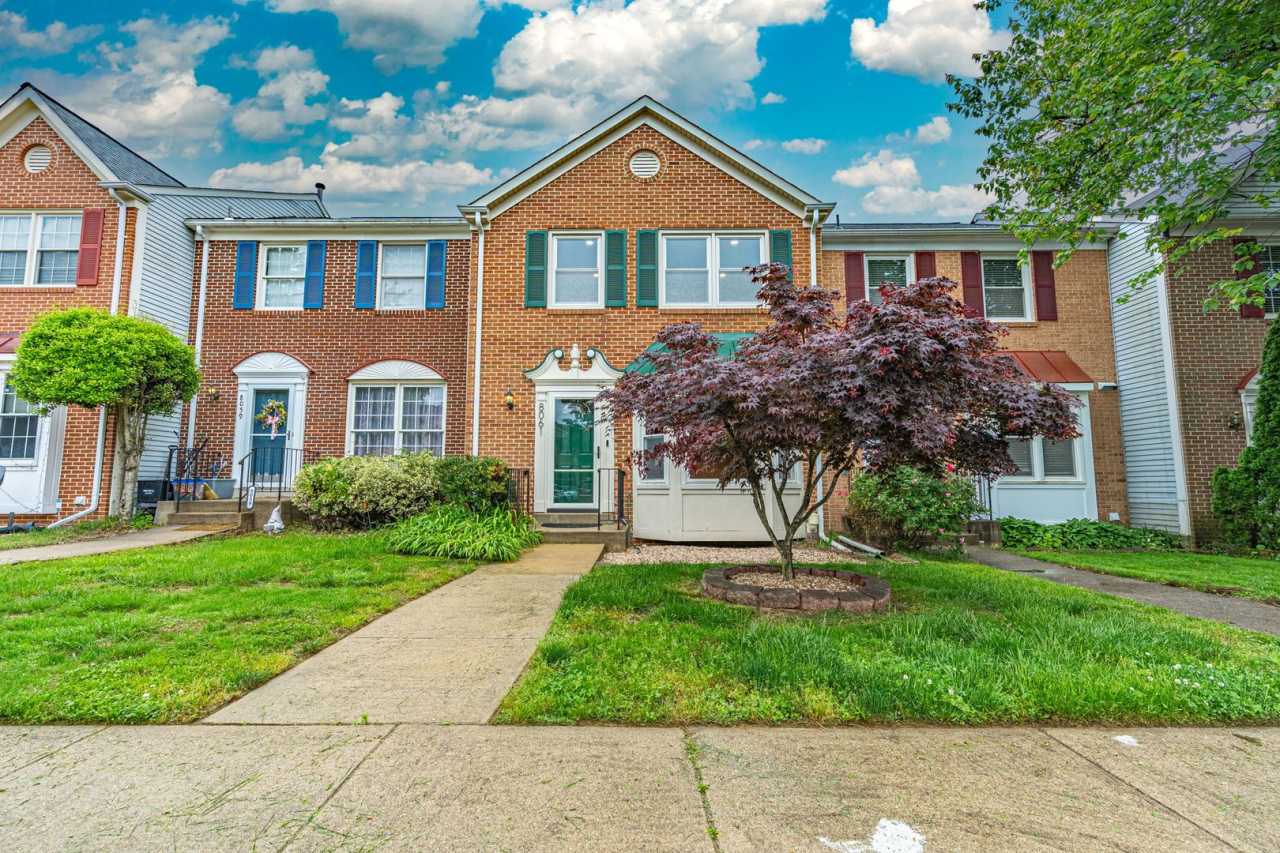 Fantastic townhome in Alexandria