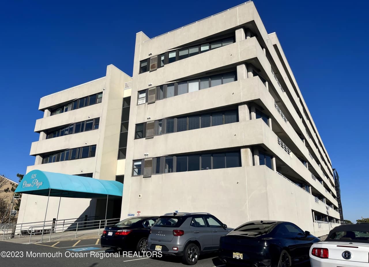 525 Ocean Boulevard unit: 405