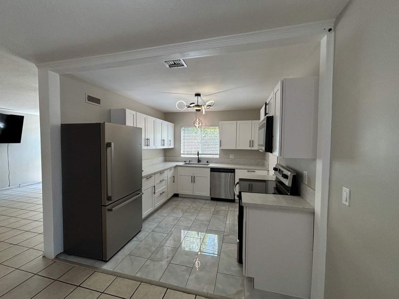 6 BEDROOM 4 BATHROOM