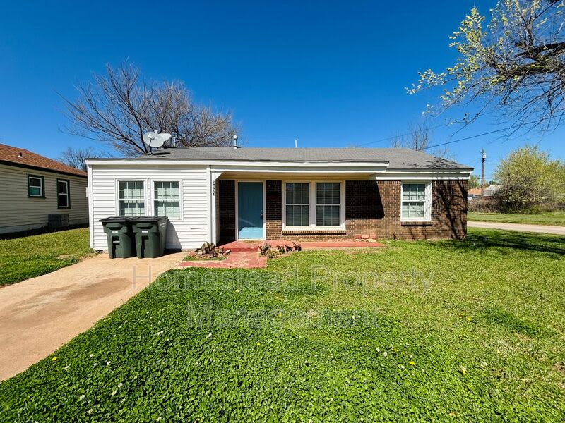 3833 SE 24th