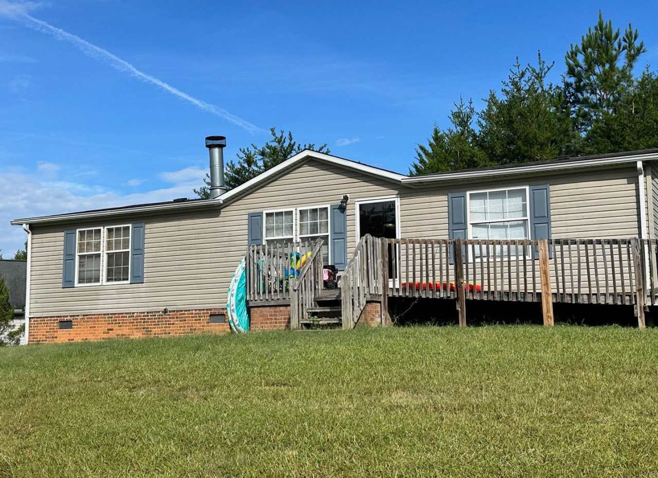 Marietta Mobile Home Call us for our Move in Special at 864-327-9068