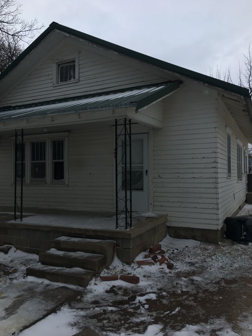 $675- 2 bed 1 bath - Single Family Home