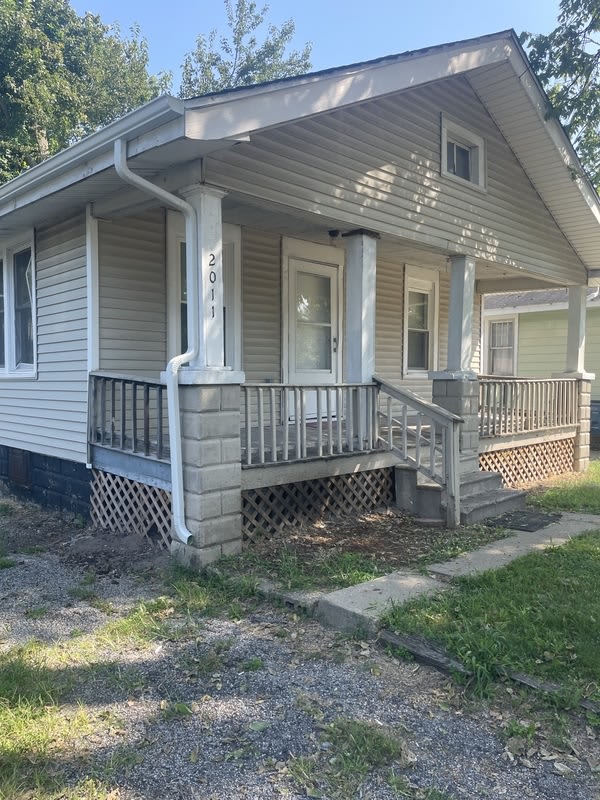 2011 East Laurel Street