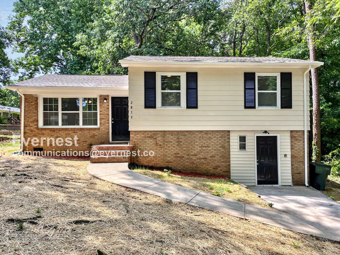 2815 Crescent Lane