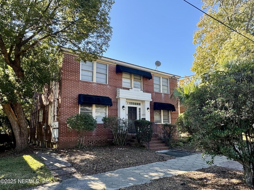 2336 Herschel Street - 1