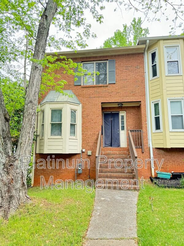 232 Hembree Park Ter