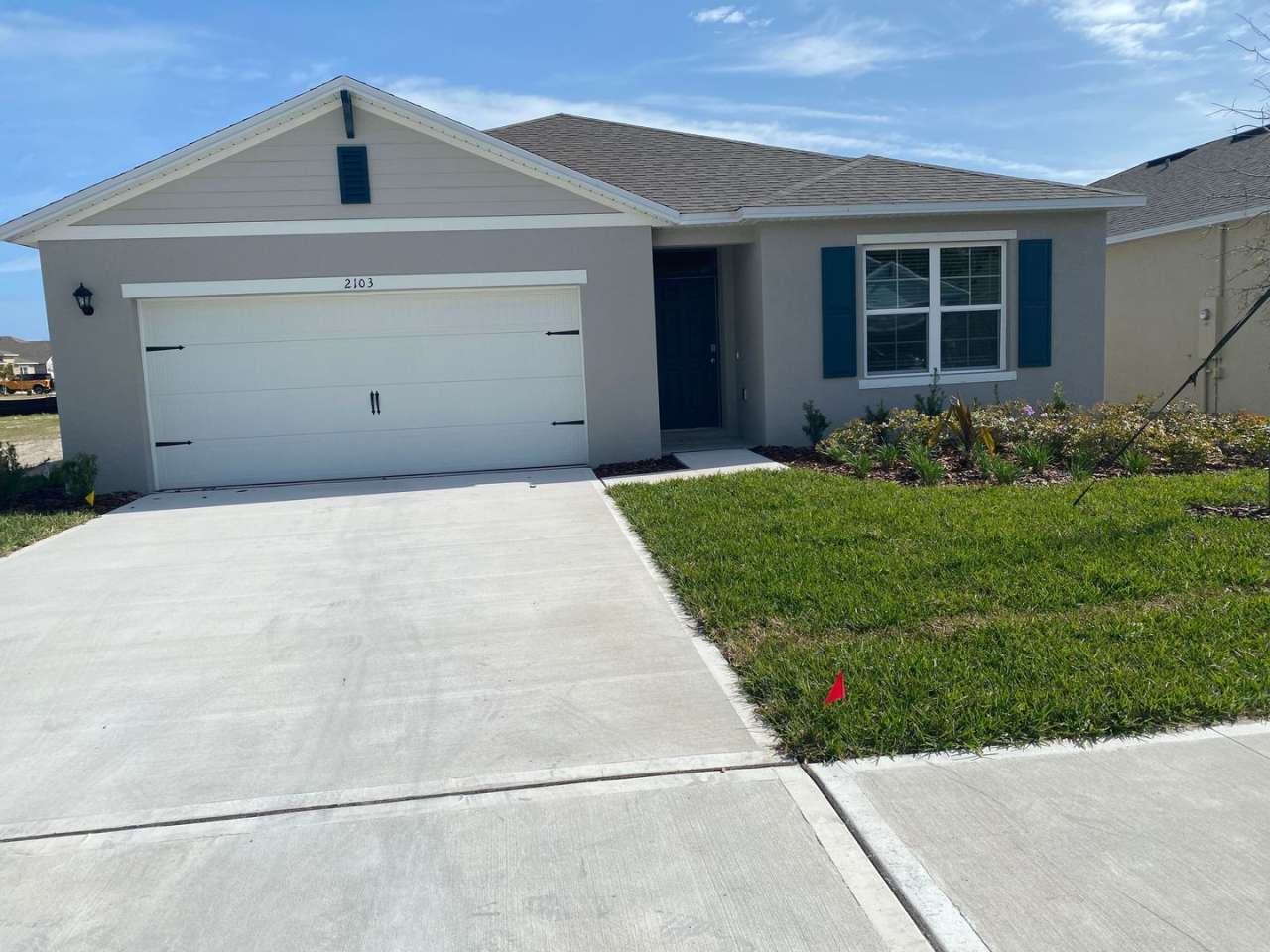 4 Bedroom 2 Bath home in Oak Leaf Preserve for RENT!