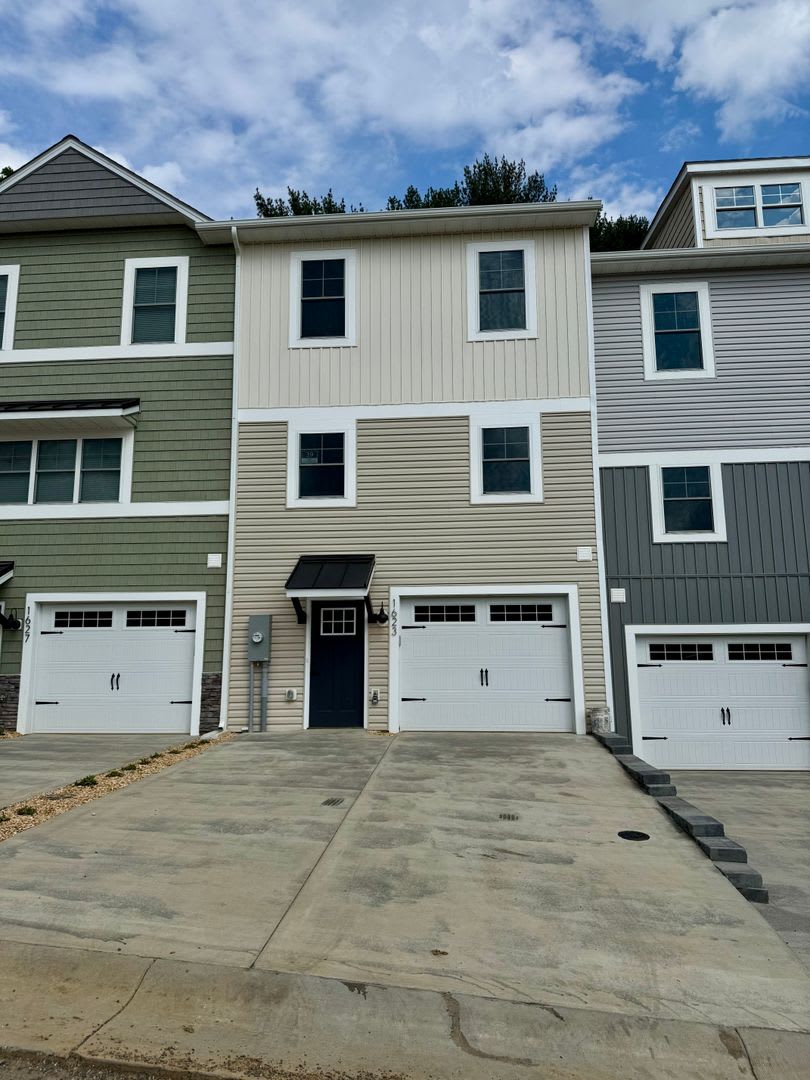 Brand New Townhouse for Rent in Congers Creek