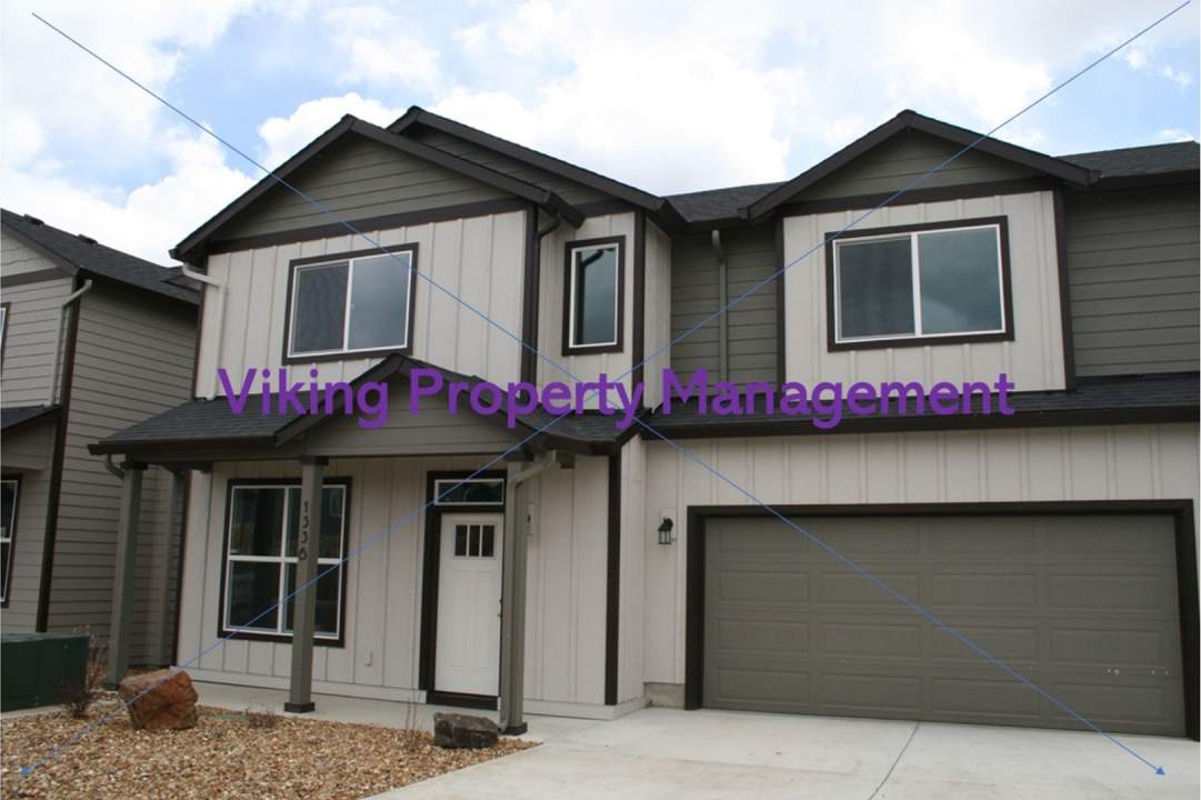 1336 NE Brookstone Loop