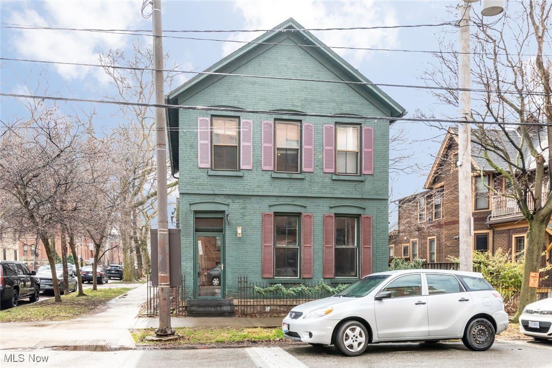 3001 Bridge Avenue unit: 2