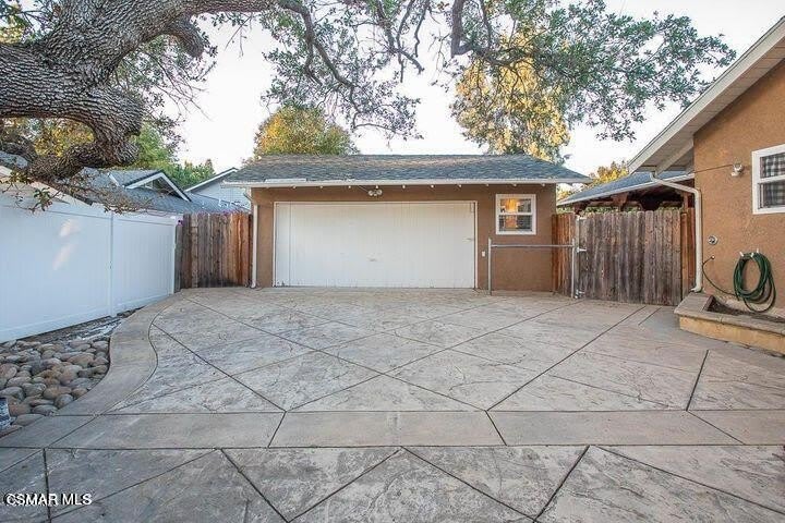 1321 E Hillcrest Drive