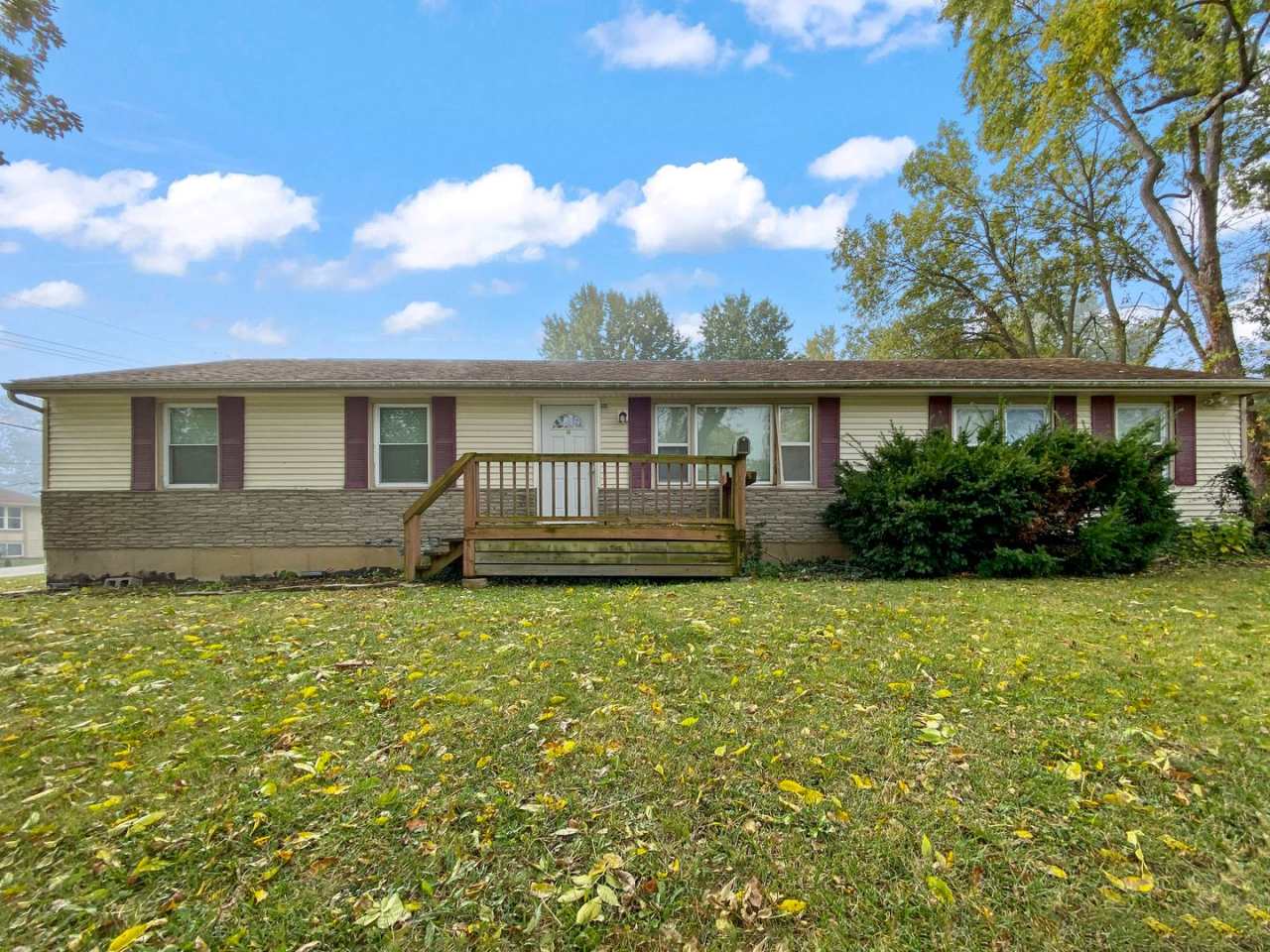 Stunning 4-Bed, 2.5-Bath Corner Lot Home with Modern Upgrades  Detached Garage – Move-In Ready!