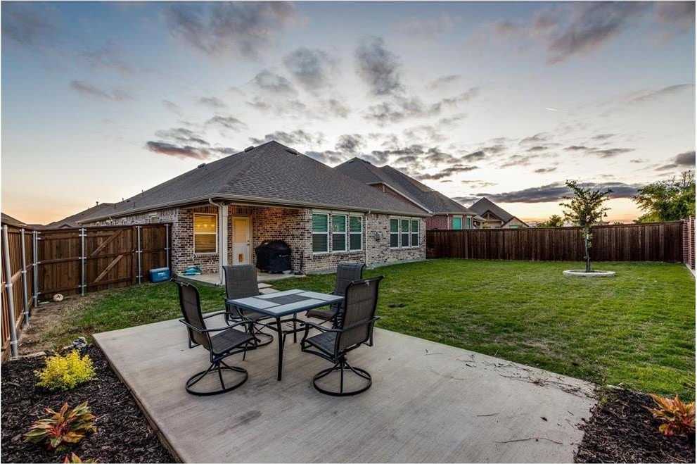 3804 Horseshoe Trail