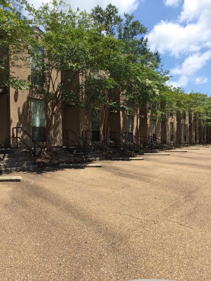 409 West Alabama Avenue