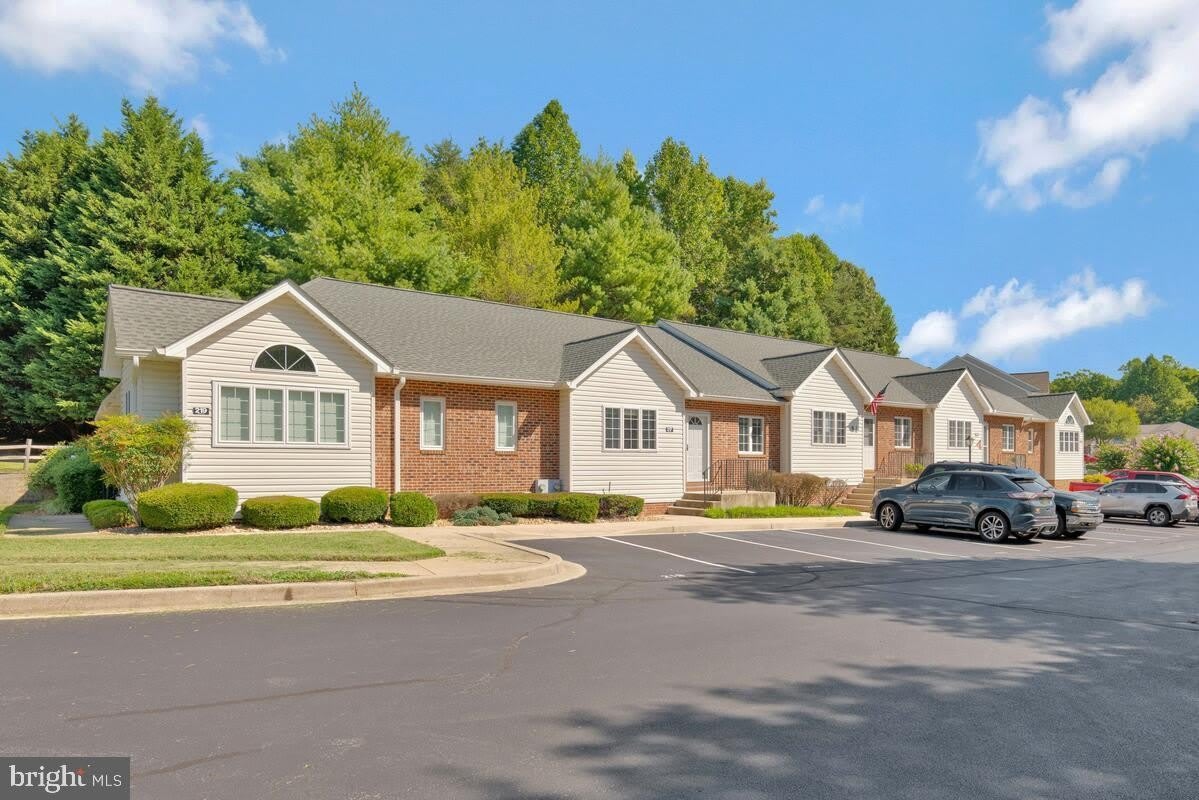 217 WESTLAKE Boulevard