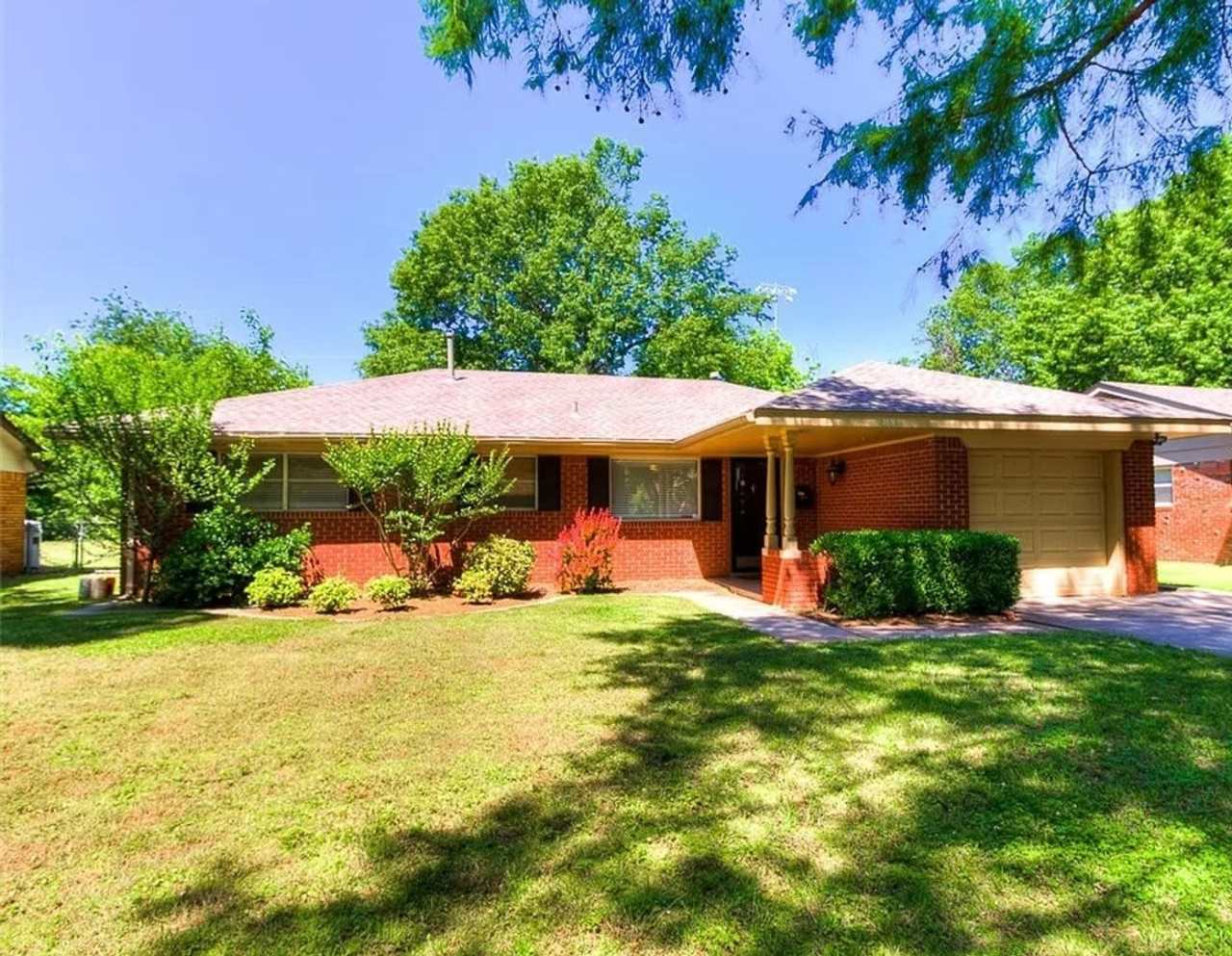 Charming 3 Bed, 1.5 Bath Home in Central Norman