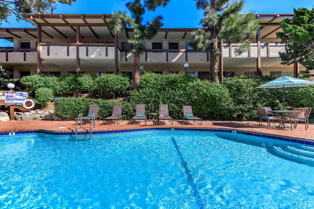 Emerald Victoria Apartments