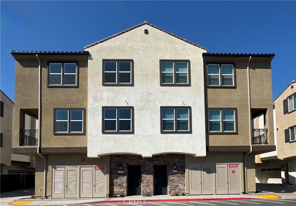 2430 E. AGAVE Unit 9