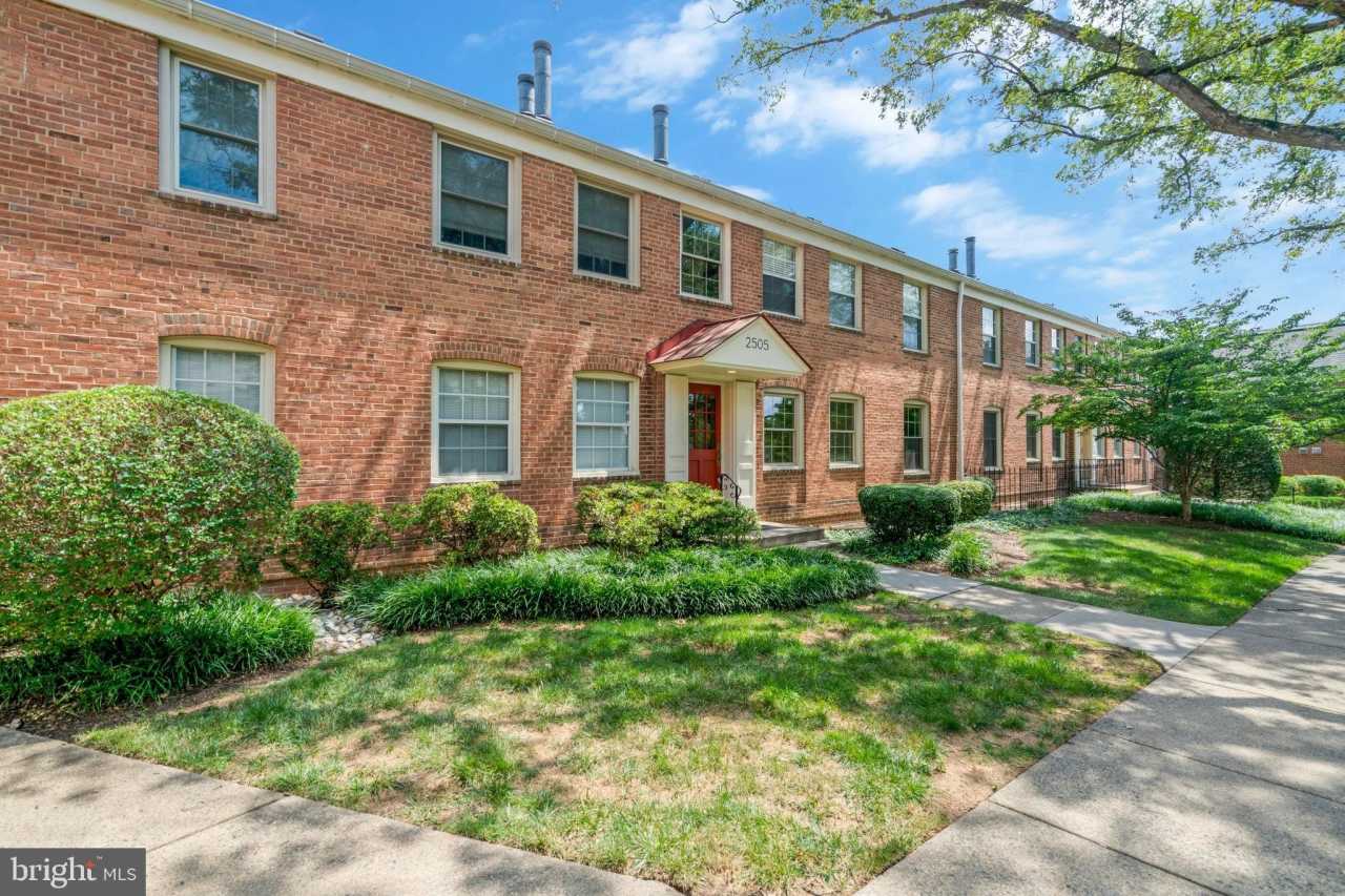 2505 ARLINGTON Boulevard unit: 102