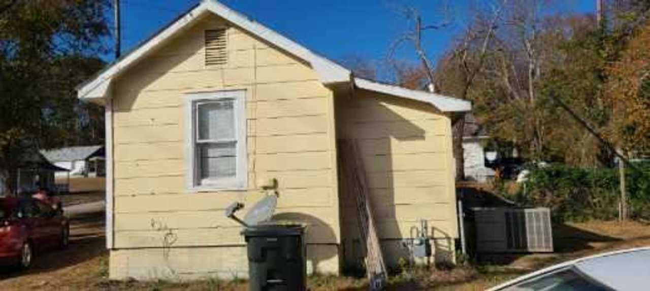 2BEDROOM 1BATH