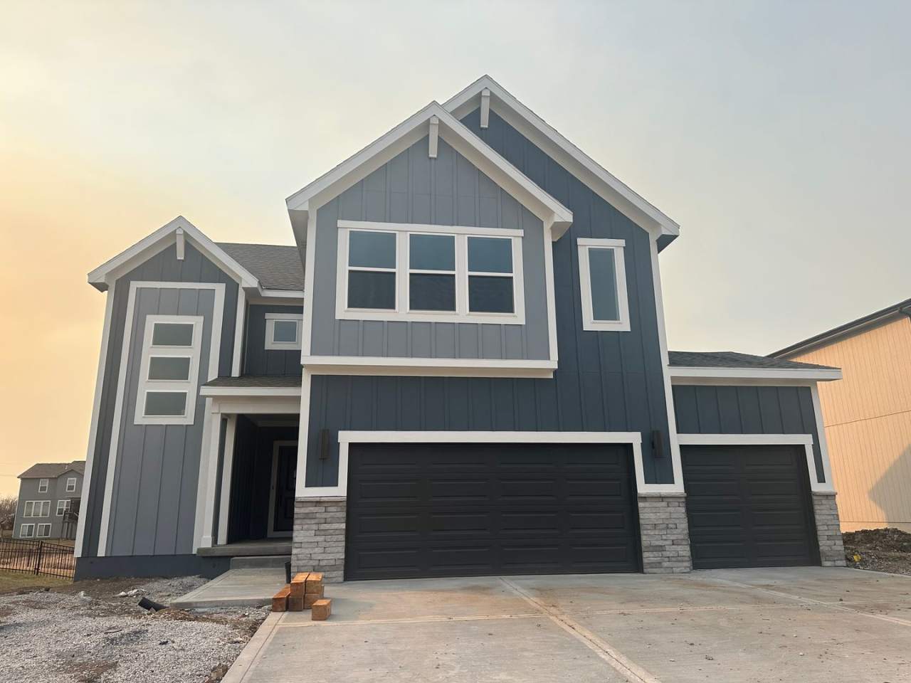 New Construction Four Bedroom With Three Car Garage And Pool