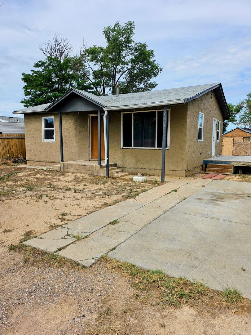 ALL PROSPECTIVE TENANTS MUST SUBMIT A $58 NON-REFUNDABLE APPLICATION FEE PER APPLICANT ONLINE AND BE PRE-QUALIFIED PRIOR TO ANY SHOWINGS